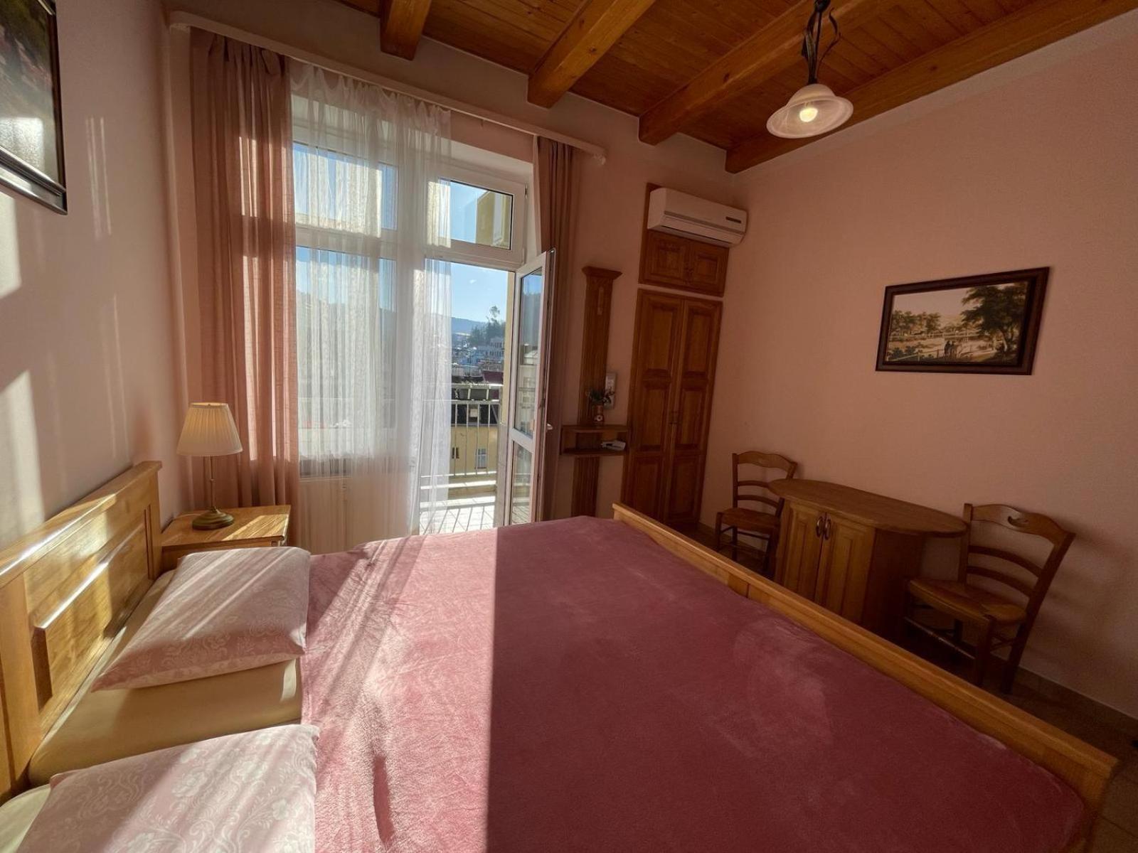Appartment Centrum Карлови Вари Екстериор снимка